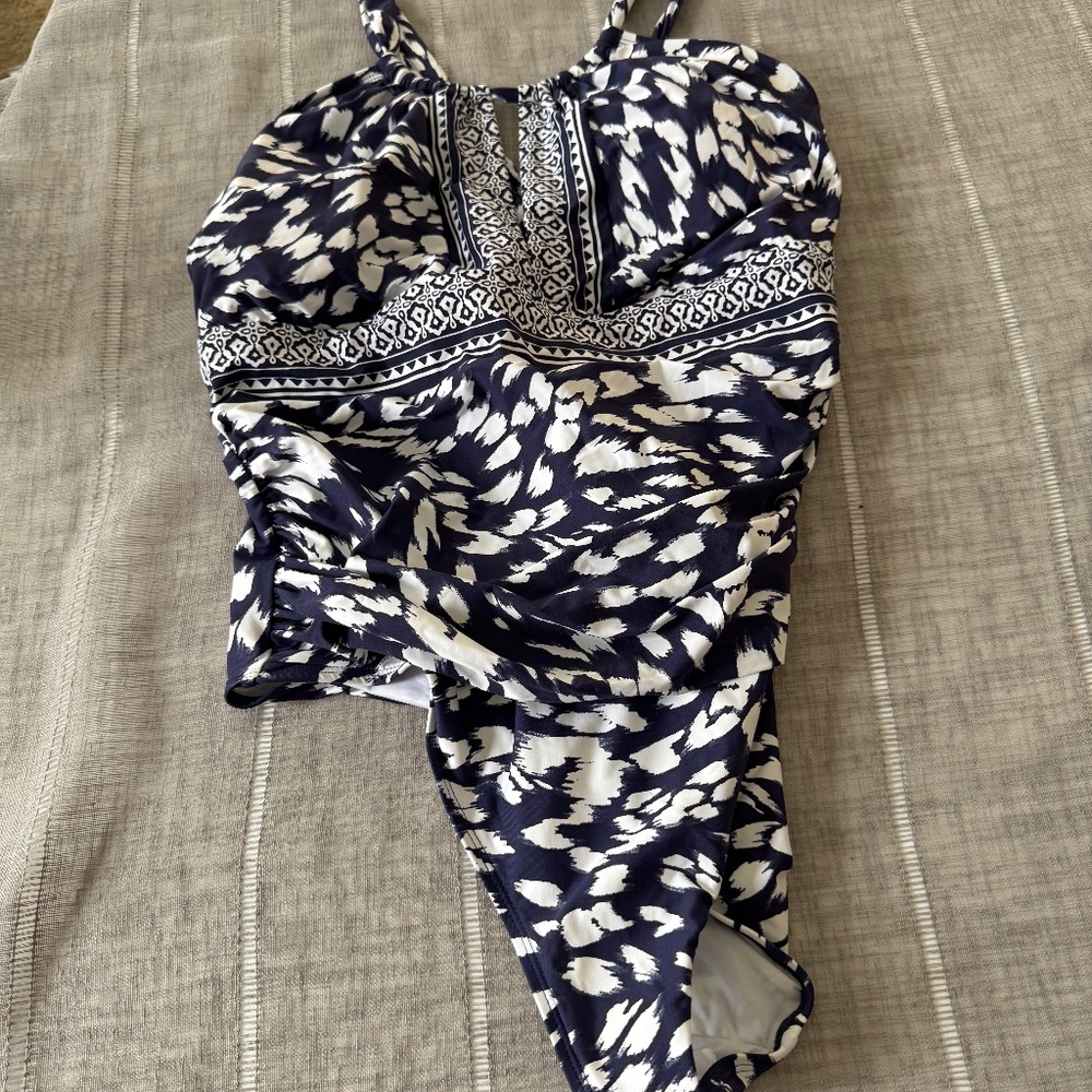 New La Blanca Tummy Control 18 W